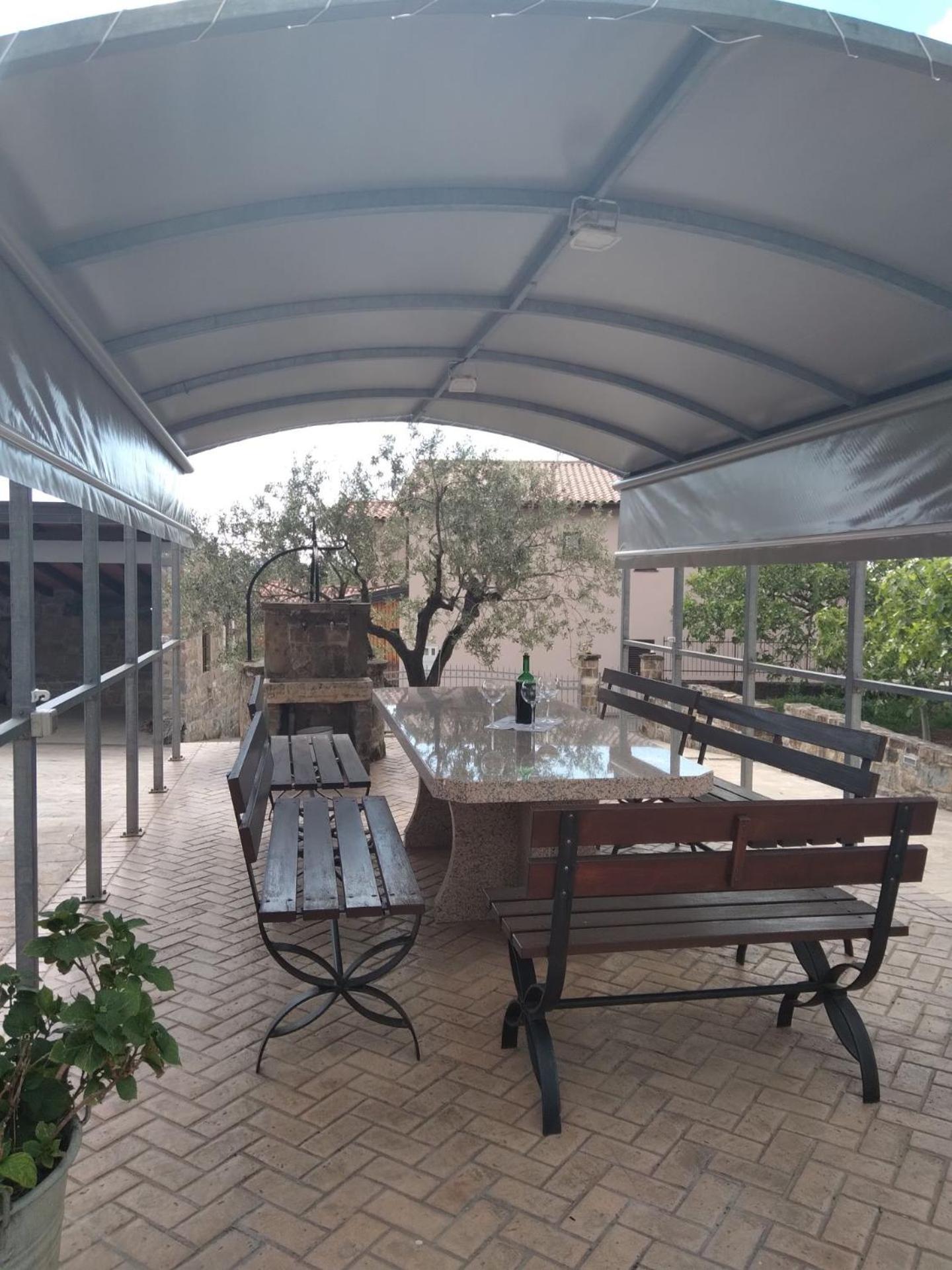 Tourist Farm With Apartments Fig Tree Dekani المظهر الخارجي الصورة